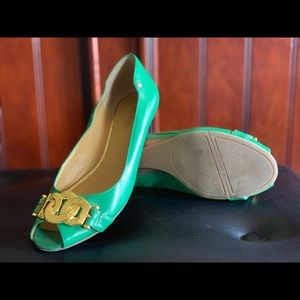 Cute green flats!